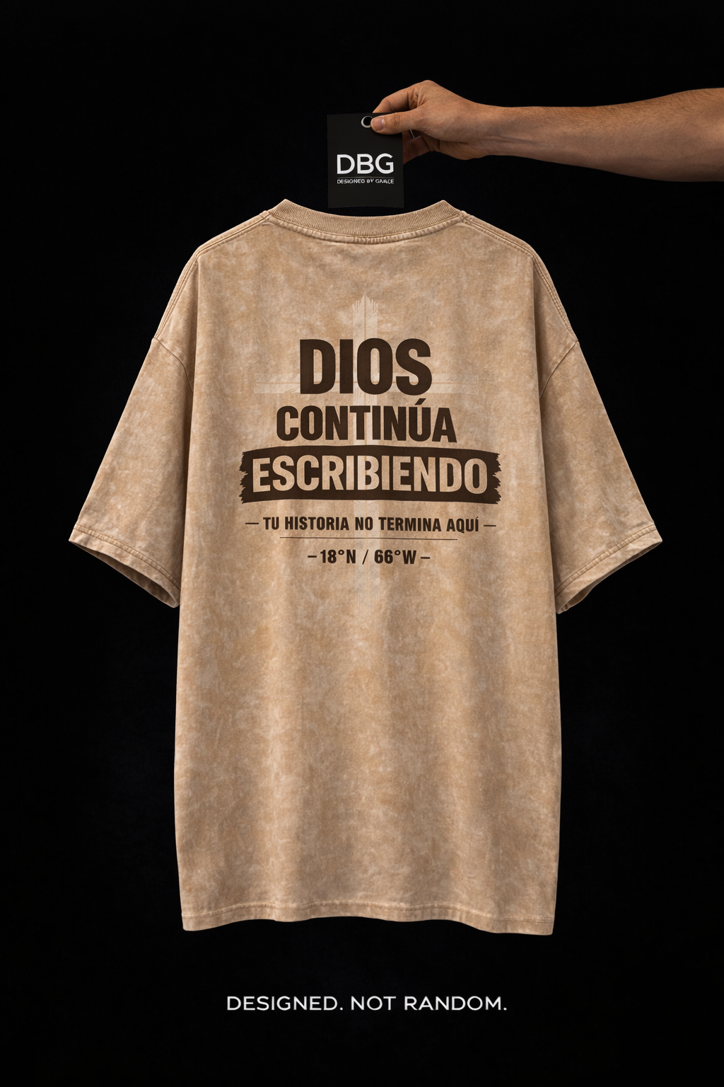 DIOS CONTINÚA ESCRIBIENDO – Tee (Sand Beige)